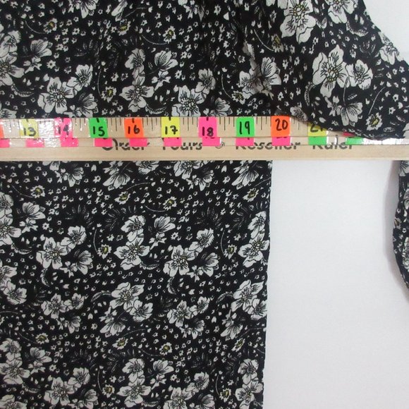 Rachael Zoe Blouse Medium V-Neck Floral Long Sleeve Ruffle Cuff Top M - Picture 4 of 7